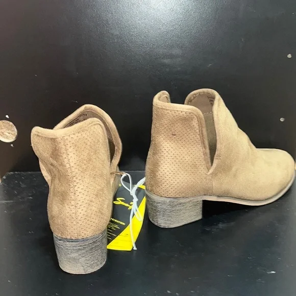 Seven7 soho ankle boot beige size 8 shoe - Picture 6 of 8